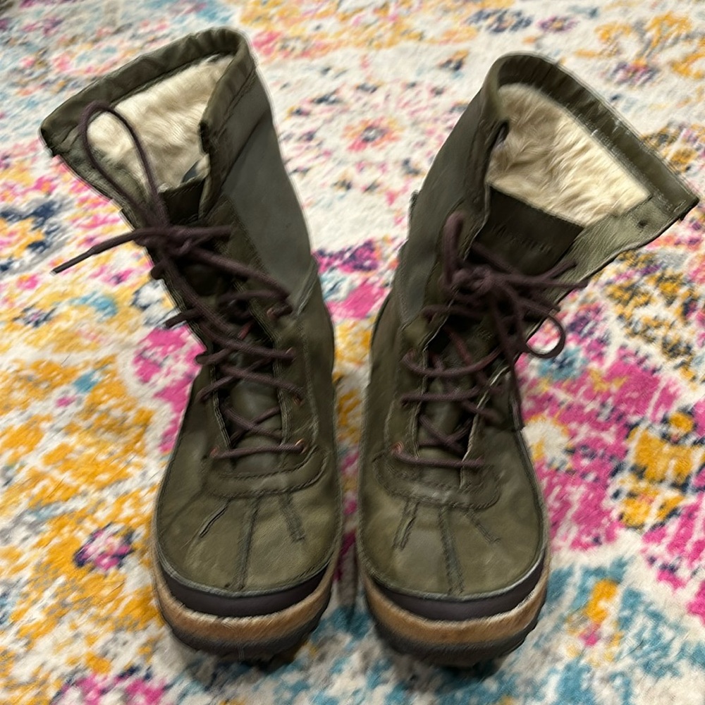 Merrell Women's Tremblant Mid Polar WTPF Snow Boot. Size 7 Green, Brown and Tan